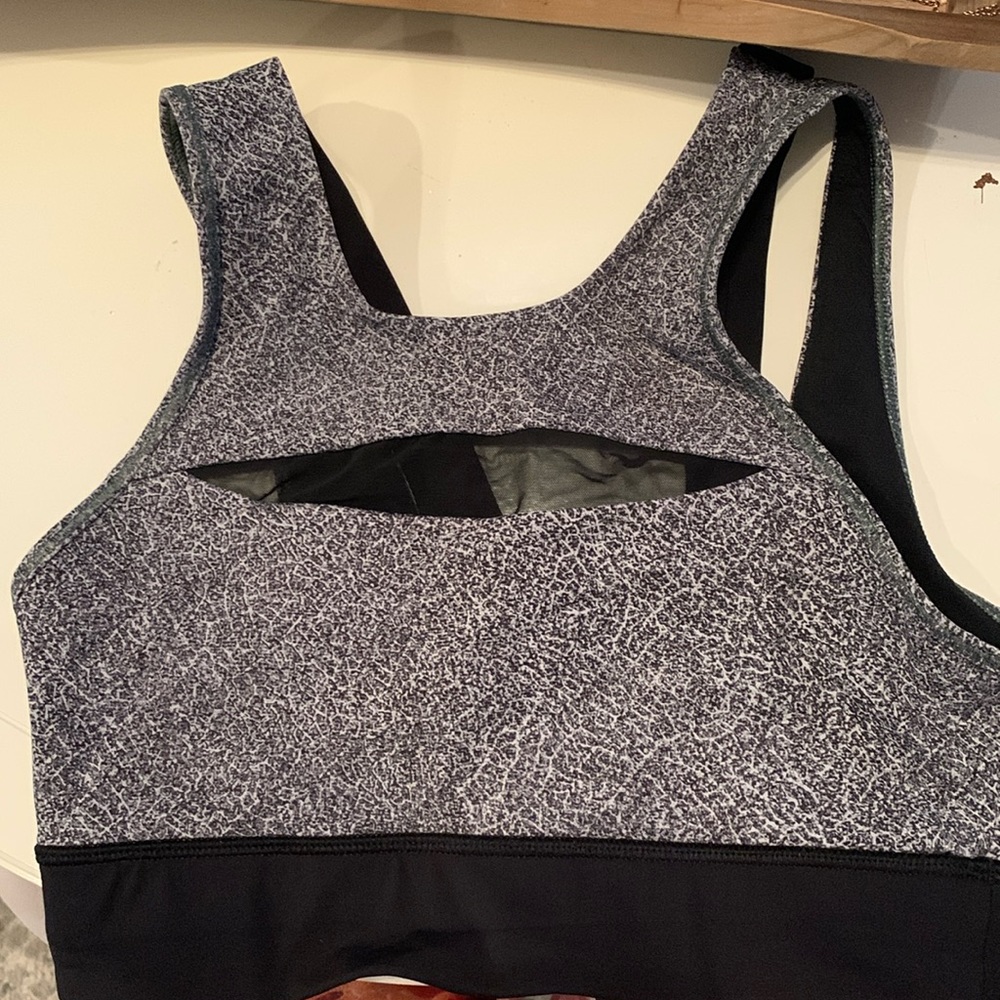 Sports bra